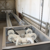 Tubular drag conveyor 12